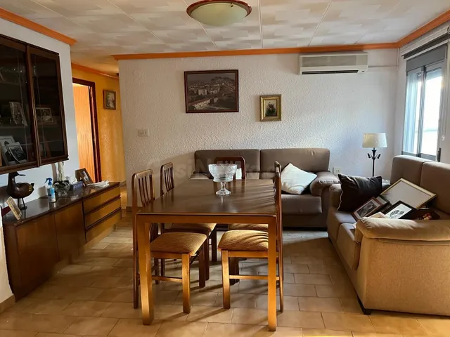 VIVIENDA DE 3 PLANTAS DE ALTURA MUY CENTRICA - foto 3
