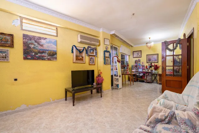 Vivienda en el centro de Almería para reformar. — 5
