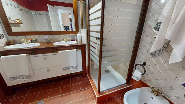 Magnifica vivienda de 4 dormitorios, convertida en 3 dormitorios, con dos baños, vestidor y terraza — 19