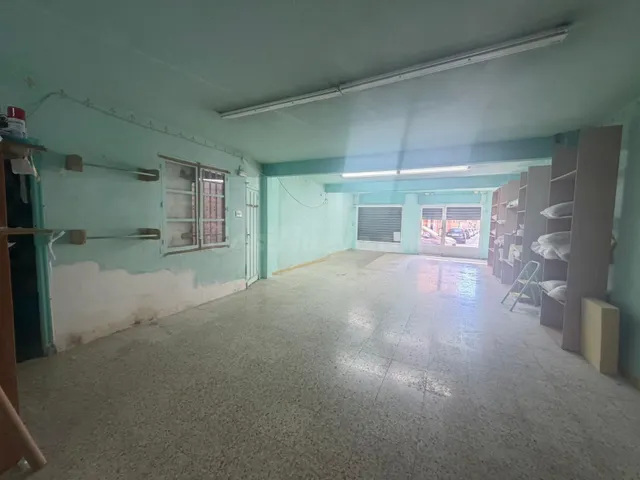 Local comercial para cambio de uso a vivienda en Elche - foto 4