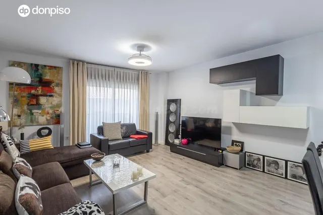Fantástico Piso en Maracena — 2