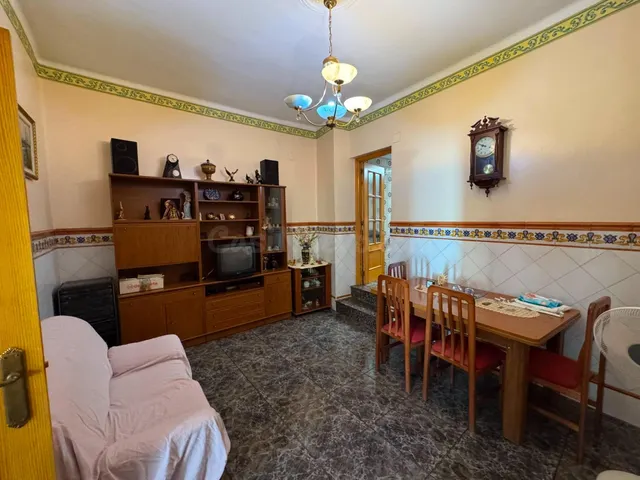 CASA CON EXCELENTES VISTAS EN EL CASCO ANTIGUO DE LLIRIA - foto 4