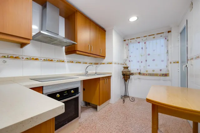 4 Dormitorios 2 baños  vivienda grande — 3