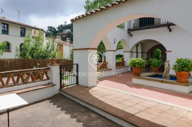 Masía céntrica en venta en Orrius, con negocio en funcionamiento (hostelería) — 7