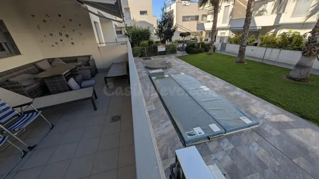 GRAN APARTAMENTO EN TORREVIEJA: 2 HAB, 2 BAÑOS — 4
