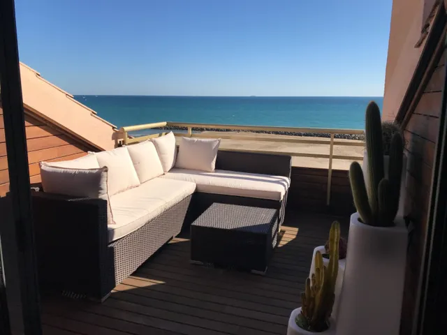 ATICO DUPLEX CON VISTAS AL MAR — 47