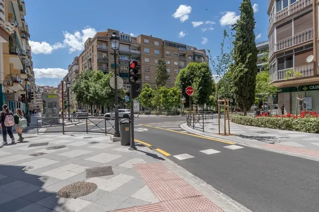 Piso en el centro de Granada, totalmente reformado con dos g