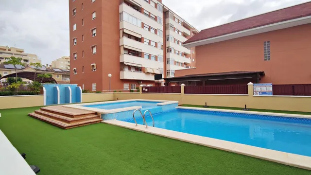 BUNGALOW DE ESQUINA EN ZONA KELME — 40