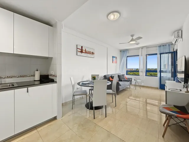 Apartamento reformado con vistas al mar en Campoamor - foto 4