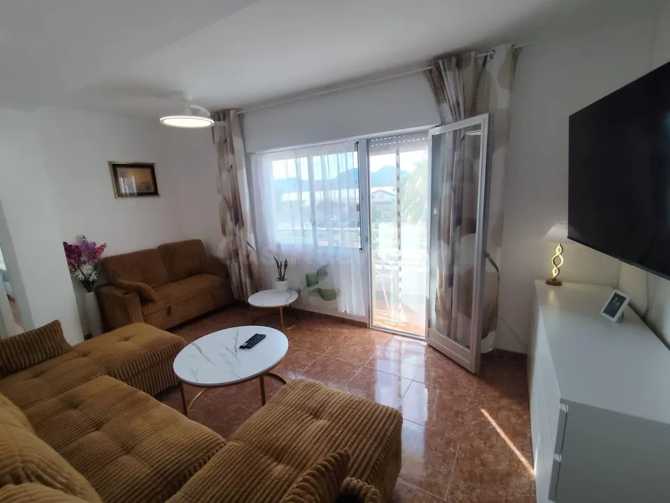 PISO COMPLETAMENTE REFORMADO DE 3 DORMITORIOS EN LOS NIETOS – LISTO PARA ENTRAR A VIVIR