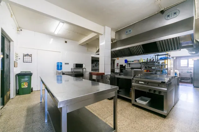 Restaurante con casa en preciosa ubicación de Cerdanyola — 24