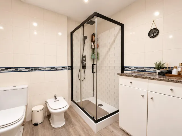 Vivienda esquinera con garaje — 12