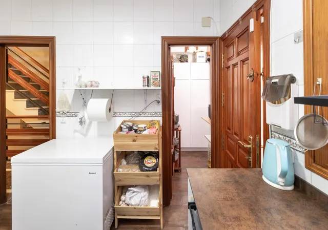SE VENDE BONITA CASA ADOSADA DE 4 DORMITORIOS CON PISCINA PRIVADA, GARAJE Y GIMNASIO — 11