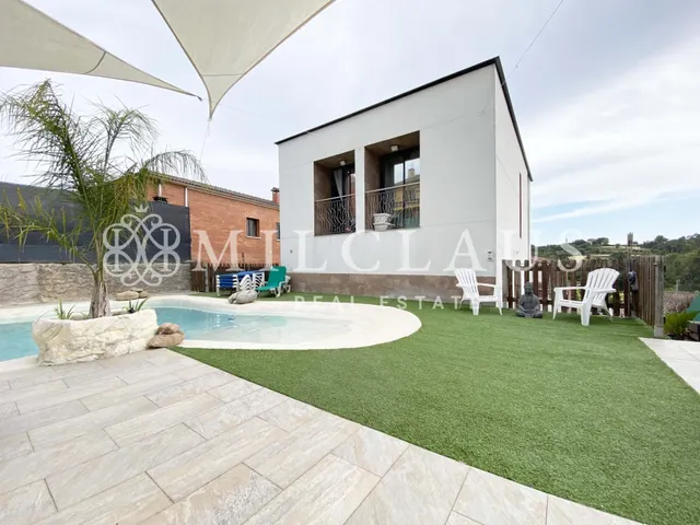 Casa o chalet independiente en venta en Calle d'Enric Morera — 21