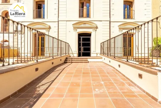 EXCEPCIONAL ATICO EN EDIFICIO CENTENARIO TOTALMENTE REHABILI
