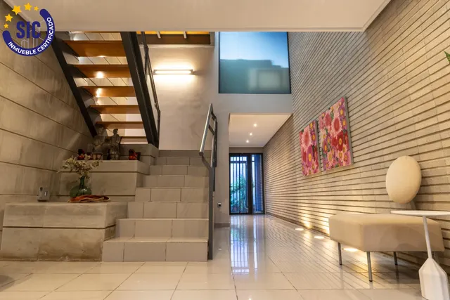 Exclusiva casa en calle Alacuás: espacio, diseño y máximo confort — 9