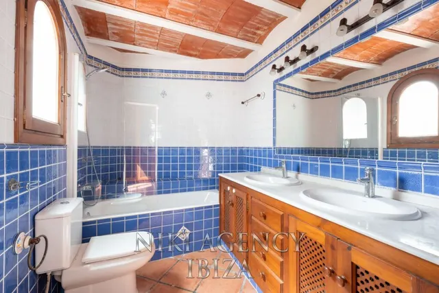 Casa-Chalet en Venta en Santa Eularia Des Riu Baleares — 28