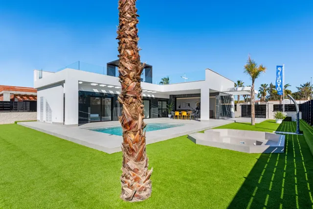 Villa con piscina privada y solárium de 150 m2 en La Finca Golf, Algorfa — 35