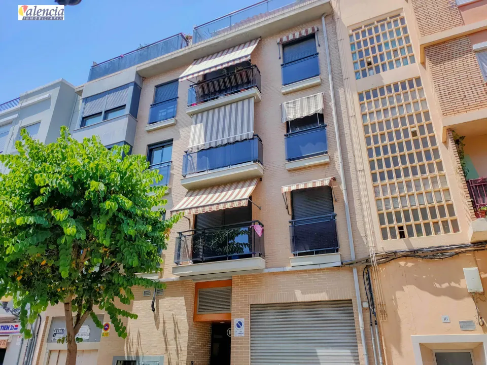 VENTA PLAZA DE GARAJE PEQUEÑA CON TRASTERO
