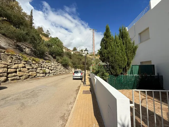 Piso de 3 dormitorios con vistas al mar y piscina — 23
