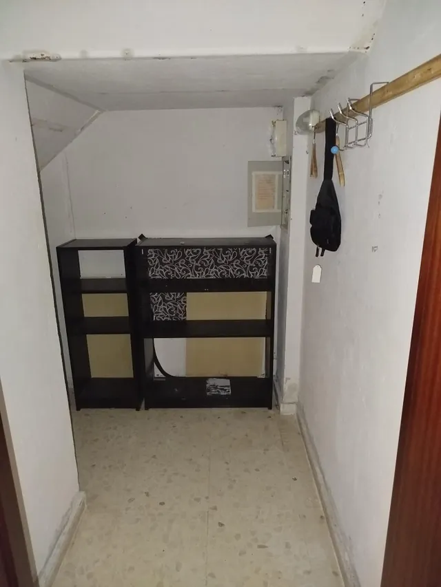 Se alquila local ideal para consulta u oficinas  entre el Hospital Puerta Del Mar y Paseo Maritimo. — 22