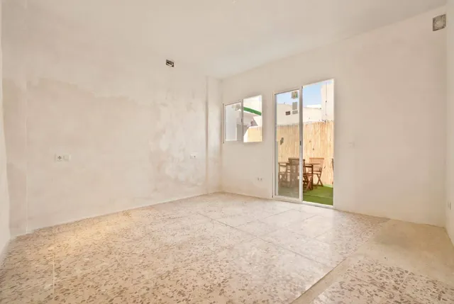 Exclusiva casa andaluza reformada en el casco histórico de S - foto 2