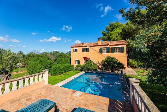 Casa rústica con piscina y amplios exteriores en Llucmajor