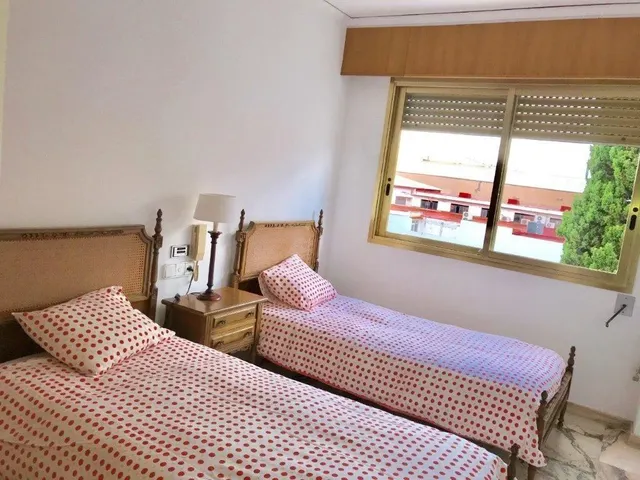 VIVIENDA EN ALQUILER SITUADA EN EL CENTRO DE LA CIUDAD — 25