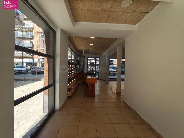 Fantástico local esquinero — 3