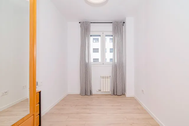 OPORTUNIDAD EN VENTA DE PISO VPO DE 3 DORMITORIOS EN BARRIO ALBAYDA CON PLAZA DE GARAGE Y TRASTERO — 24