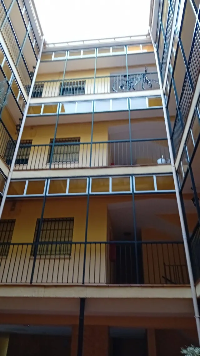 Centro San Vicente, calle Torneo, junto al Río. Excelente apartamento amueblado se alquila. Ascensor. — 32