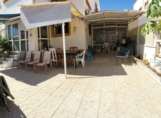 Chalet Adosado de 3 Dormitorios con Solárium y Vistas al Mar - foto 4