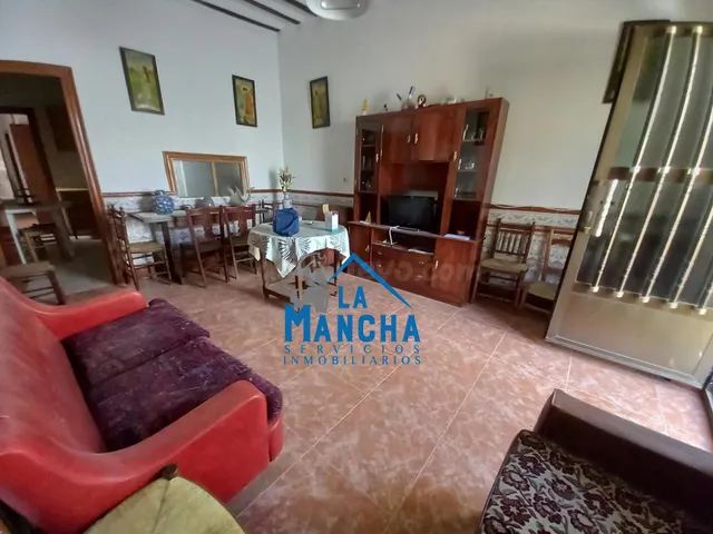 *53.000€* inmobiliaria la mancha vende casa con patio en Barrax ( Albacete ). — 3