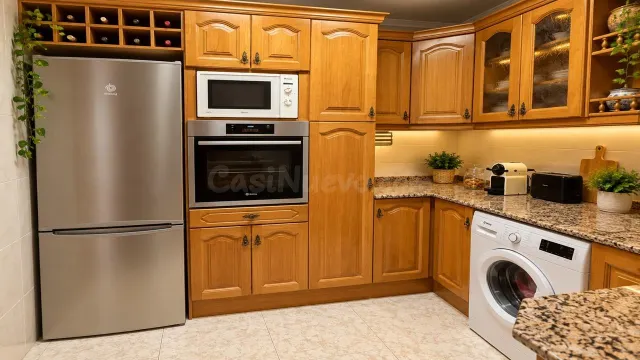 Amplio Piso en el Corazón de Cornellà de Llobregat por €394, - foto 4