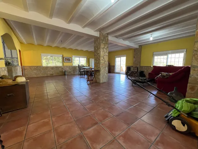 CHALET URBANO EN URB PINAR DE CASINOS — 11