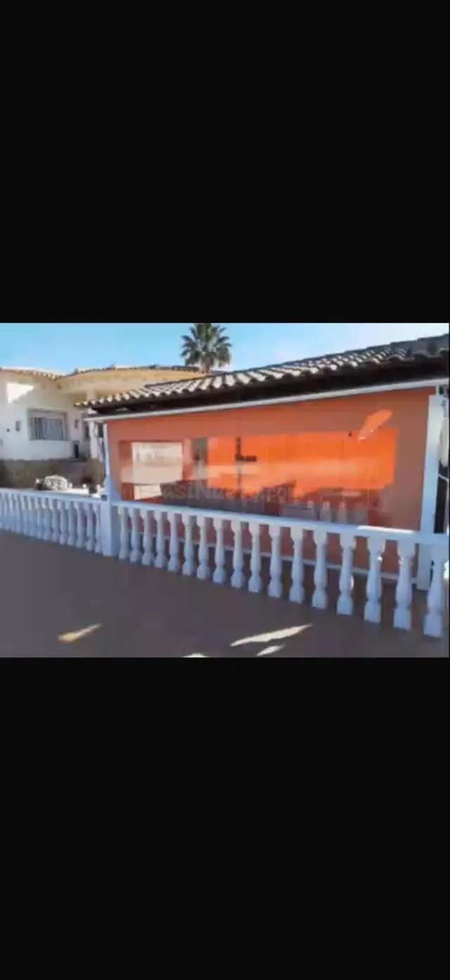 Exclusiva villa en Catral con piscina y amplio terreno - foto 2