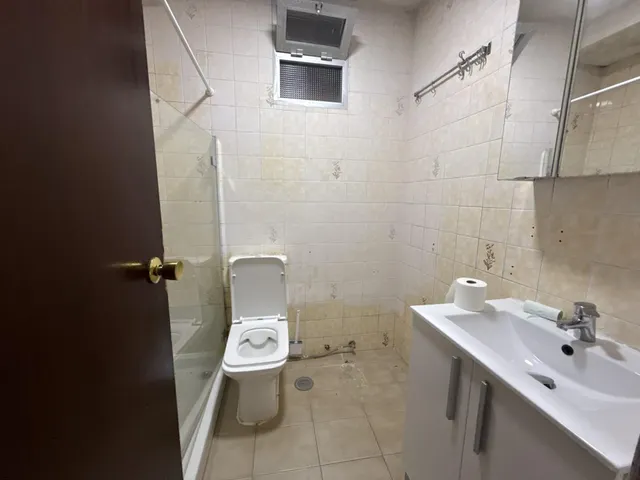 Fuengirola, Centro, Casa con 4 Dormitorios, Patio, Terraza. — 8