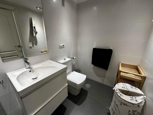 Duplex con apartamento independiente y patio privado en Málaga — 28