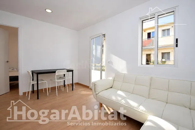 Acogedor, reformado y exterior, con balcón y ascensor, todo 