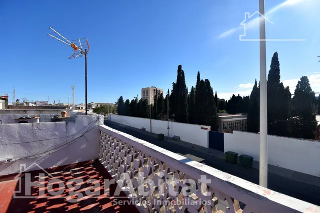 GRAN CASA CON TERRAZA TOTALMENTE REFORMADA — 11