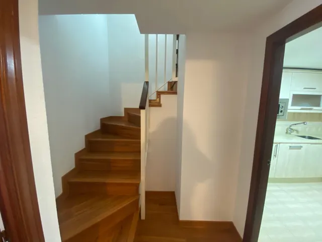 Tomares. bonito triplex amueblado junto al ayuntamiento — 17