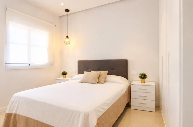 APARTAMENTOS MODERNOS E INDEPENDIENTES TOTALMENTE REFORMADOS — 13