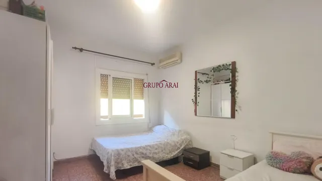 Se vende piso en calle Valencia — 11