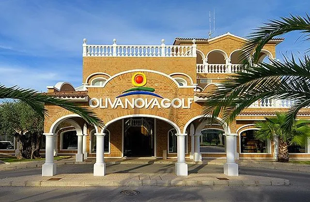 Villa de lujo de 3 dormitorios a pocos pasos de la playa en Oliva Nova Golf — 41