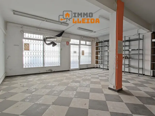 Local comercial con doble acceso en el centro de Balaguer — 15