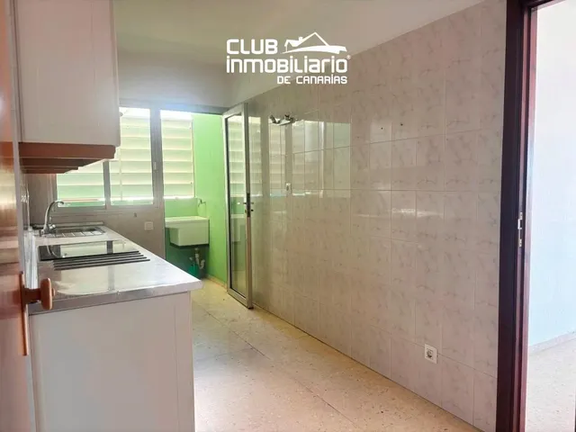 Amplio y luminoso piso de 3 habitaciones con balcón y vistas a santa cruz — 7