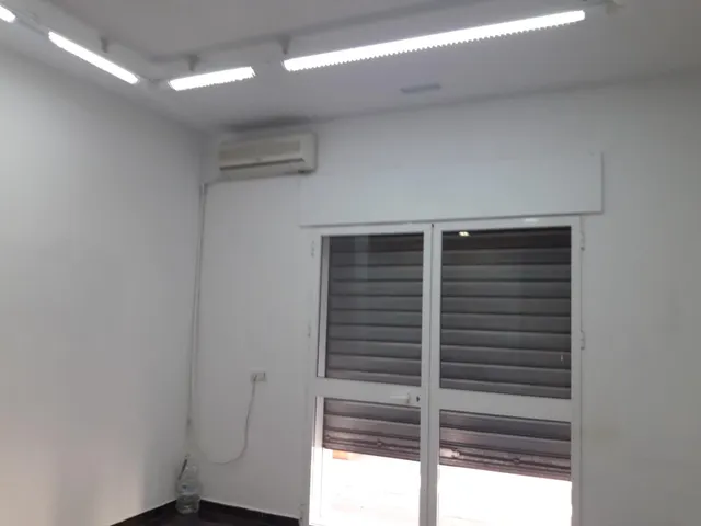 Local comercial reformado en Málaga - 35m2 a pie de calle — 8