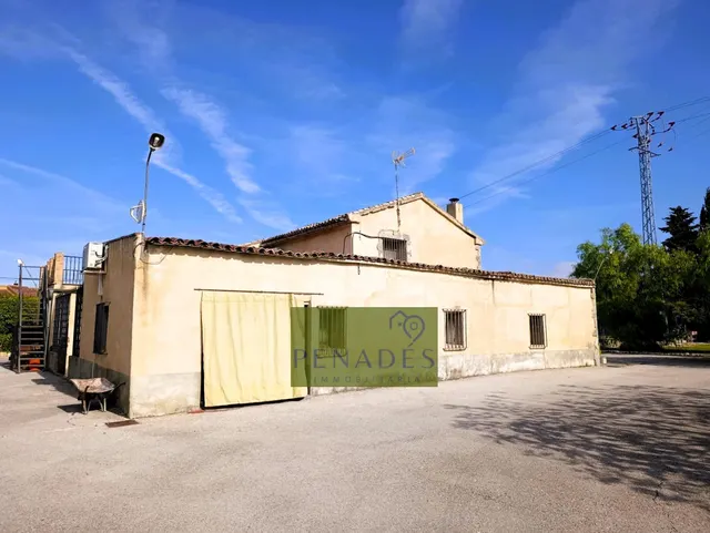 GRAN CASA A 3 MIN DE LA CIUDAD — 43
