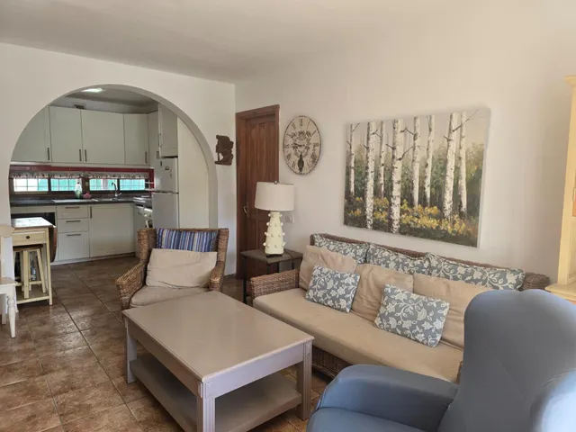 Bungalow de 2 dormitorios con jardín privado y vista a la piscina – Playa del Inglés — 11