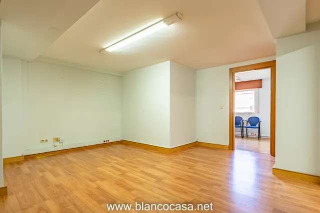 Entreplanta en venta ó alquiler C/Barcelona (Carballo) — 8